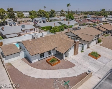6488 Creston Avenue - Photo Thumbnail 1
