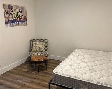 6488 Creston Avenue - Photo Thumbnail 24