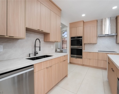 8253 Ruby Mountain Way - Photo Thumbnail 13