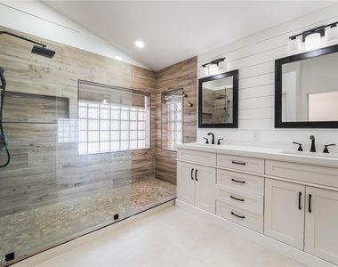 8253 Ruby Mountain Way - Photo Thumbnail 1