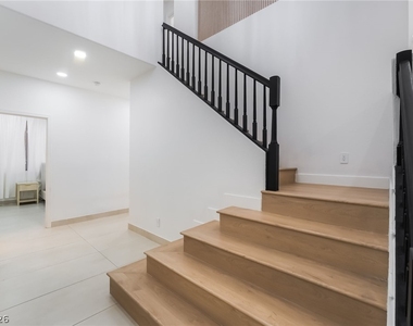 8253 Ruby Mountain Way - Photo Thumbnail 15