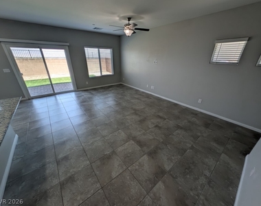 5224 Sunstone Mesa Drive - Photo Thumbnail 6
