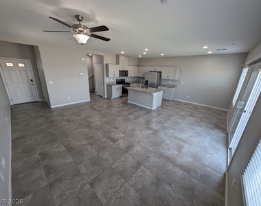 5224 Sunstone Mesa Drive - Photo Thumbnail 3