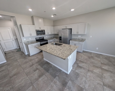 5224 Sunstone Mesa Drive - Photo Thumbnail 5