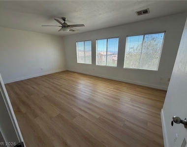 3420 Balanced Rock Street - Photo Thumbnail 20