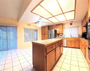 4844 Jadero Drive - Photo Thumbnail 12