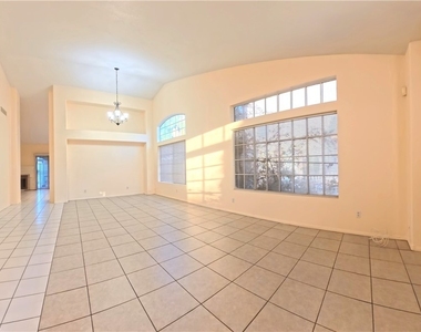4844 Jadero Drive - Photo Thumbnail 6