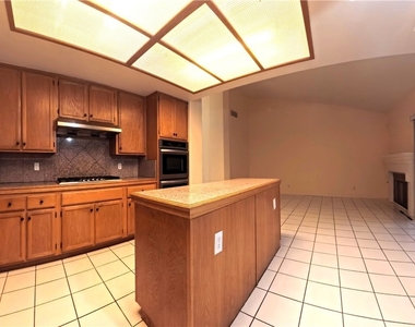 4844 Jadero Drive - Photo Thumbnail 11