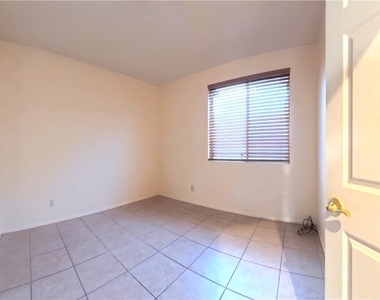 4844 Jadero Drive - Photo Thumbnail 24