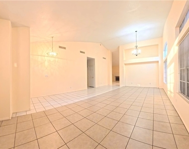 4844 Jadero Drive - Photo Thumbnail 5