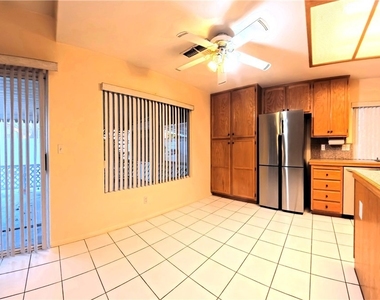 4844 Jadero Drive - Photo Thumbnail 10