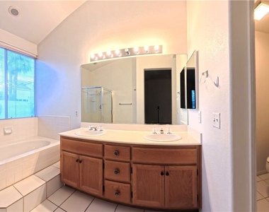 4844 Jadero Drive - Photo Thumbnail 16