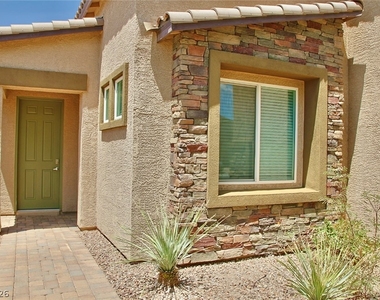 2124 Del Aqua Avenue - Photo Thumbnail 2