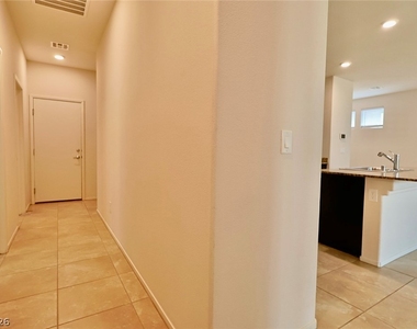 2124 Del Aqua Avenue - Photo Thumbnail 5