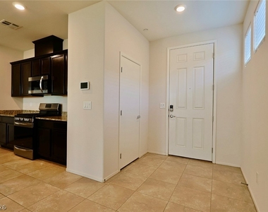 2124 Del Aqua Avenue - Photo Thumbnail 4