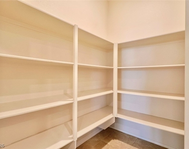 2124 Del Aqua Avenue - Photo Thumbnail 13