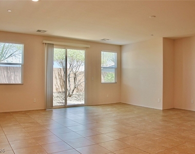 2124 Del Aqua Avenue - Photo Thumbnail 7