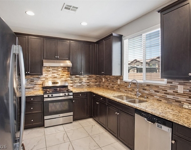 7416 Amesbury Street - Photo Thumbnail 8