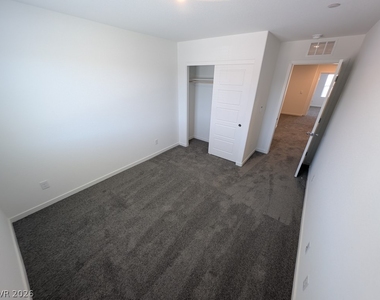 484 Golden Myna Avenue - Photo Thumbnail 23