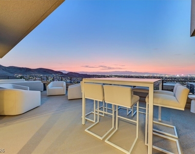 807 Magnum Cliff Court - Photo Thumbnail 5