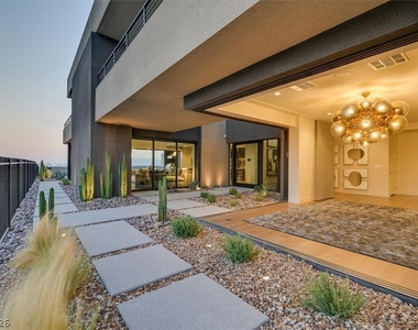 807 Magnum Cliff Court - Photo Thumbnail 7