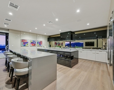 807 Magnum Cliff Court - Photo Thumbnail 14