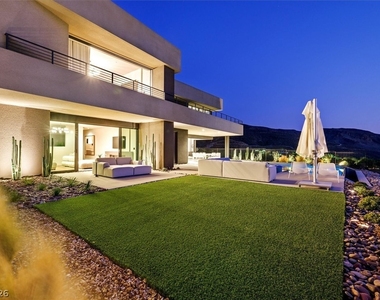 807 Magnum Cliff Court - Photo Thumbnail 12
