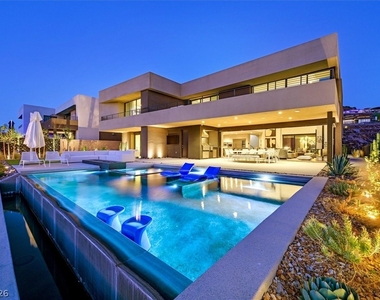 807 Magnum Cliff Court - Photo Thumbnail 4
