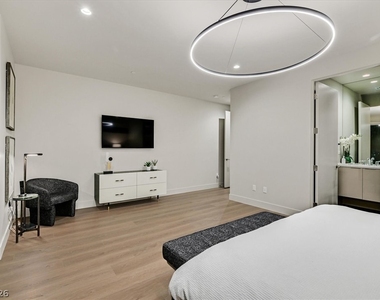 807 Magnum Cliff Court - Photo Thumbnail 34