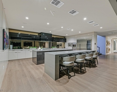 807 Magnum Cliff Court - Photo Thumbnail 19