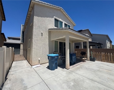 43 Heathrow Lake Avenue - Photo Thumbnail 1