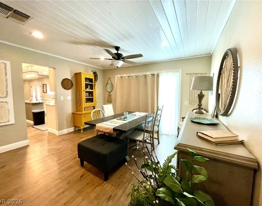 2246 Windsor Drive - Photo Thumbnail 7
