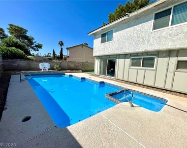 2246 Windsor Drive - Photo Thumbnail 43