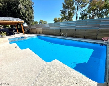 2246 Windsor Drive - Photo Thumbnail 47