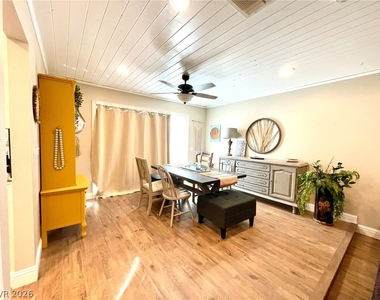 2246 Windsor Drive - Photo Thumbnail 8