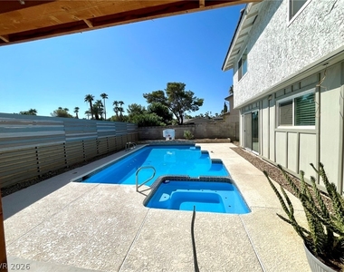 2246 Windsor Drive - Photo Thumbnail 45