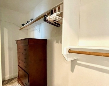 2246 Windsor Drive - Photo Thumbnail 23