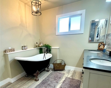 2246 Windsor Drive - Photo Thumbnail 24