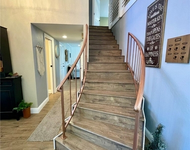 2246 Windsor Drive - Photo Thumbnail 19