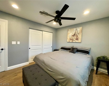2246 Windsor Drive - Photo Thumbnail 34