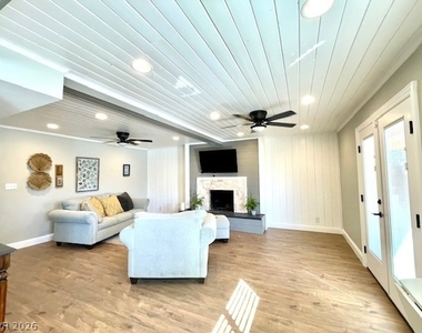 2246 Windsor Drive - Photo Thumbnail 16