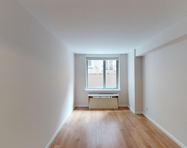 120 W. 21st - Photo Thumbnail 4