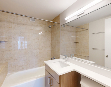 10 Hanover Square - Photo Thumbnail 4
