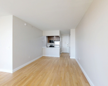 10 Hanover Square - Photo Thumbnail 2