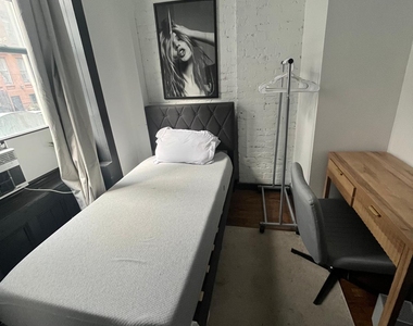 509 East 87th Street - Photo Thumbnail 2