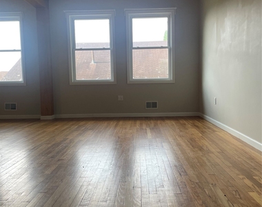 123 Robble Ave - Photo Thumbnail 9