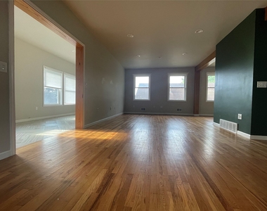 123 Robble Ave - Photo Thumbnail 5