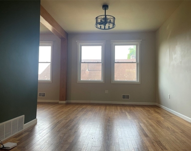 123 Robble Ave - Photo Thumbnail 10