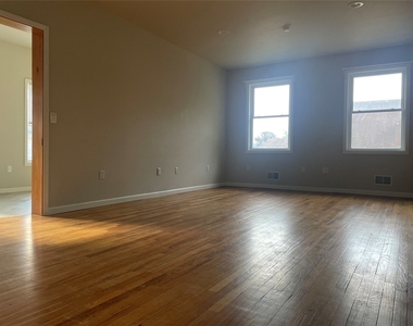 123 Robble Ave - Photo Thumbnail 7