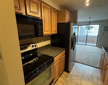 505 Village Boulevard N - Photo Thumbnail 13